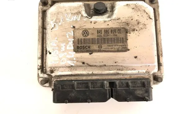 Skoda Fabia Mk2 (5J) Engine control unit/module 0281013179 045906019CE