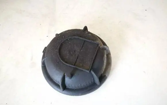 Volvo S60 Headlight/headlamp dust cover 89025105