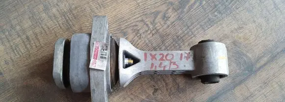 Hyundai ix20 Engine mount bracket 249501P000