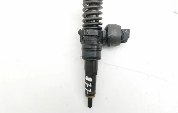 Volkswagen Sharan Fuel injector 0414720037 038130073AJ