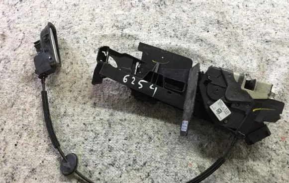 Ford Turneo Courier Front door lock