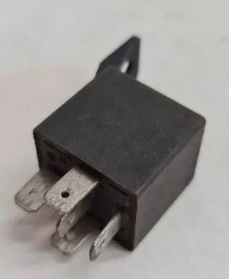 Audi A4 S4 B5 8D Other relay 40A12VDC 8587887 SCB1M1240