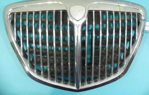 Lancia Thesis Front bumper upper radiator grill 156019764 IMPRK1245126