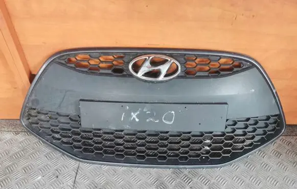 Hyundai ix20 Front bumper upper radiator grill 863511K500