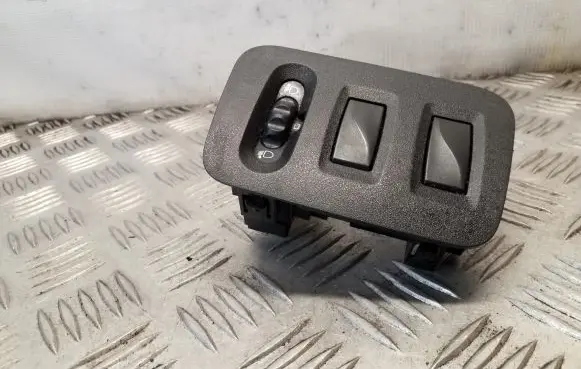 Opel Movano B Headlight level height control switch 8200379685
