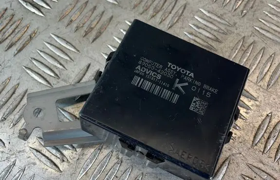 Toyota RAV 4 (XA50) Hand brake control module 8905042030