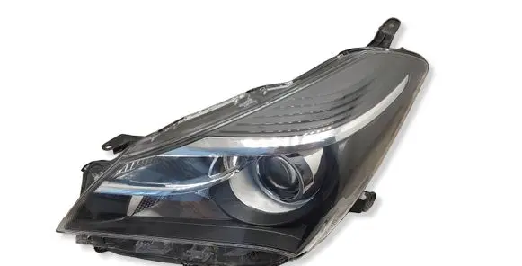 Toyota Yaris Headlight/headlamp 