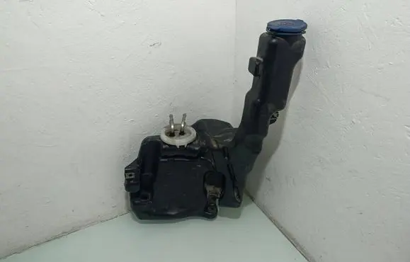 Mercedes-Benz C W204 Windshield washer fluid reservoir/tank A2048602360 A204869