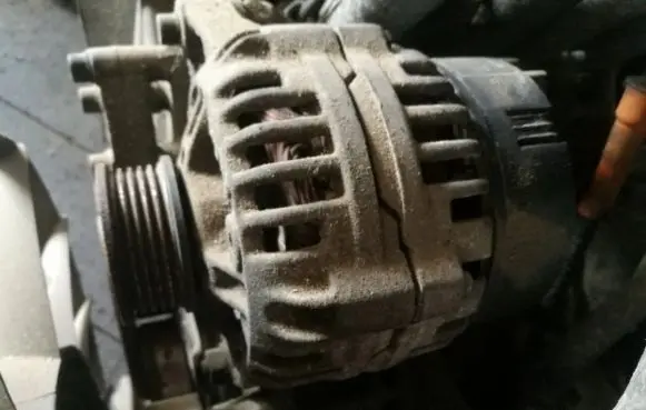 Audi A4 S4 B5 8D Generator/alternator 0123310022 058903016