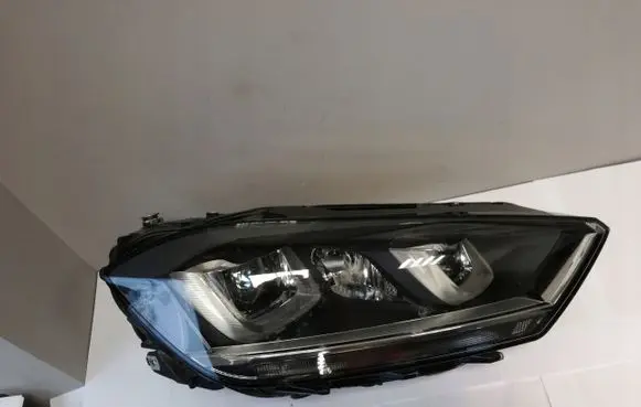 Volkswagen Golf Sportsvan Headlight/headlamp