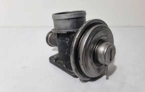 BMW 5 E39 EGR valve 7785452 72826400 778545204
