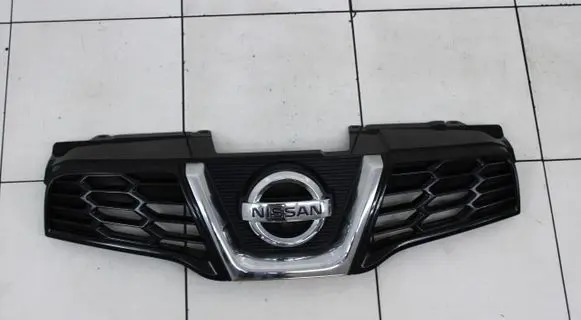 Nissan Qashqai Front bumper upper radiator grill 62310BR10A