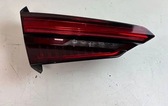Audi A5 Tailgate rear/tail lights 8W6945093A