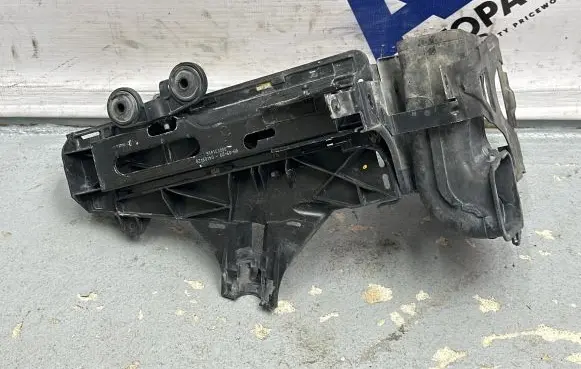 BMW 7 F01 F02 F03 F04 Headlight/headlamp mounting bracket 5164718415910 11071510