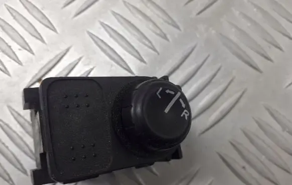 Nissan Altima Wing mirror switch