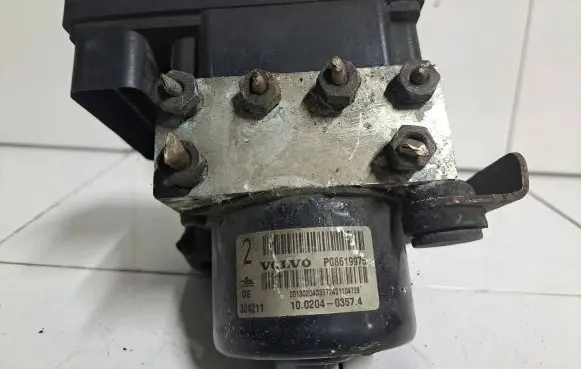 Volvo XC70 ABS Pump 8619968 10092504023 5WK84000