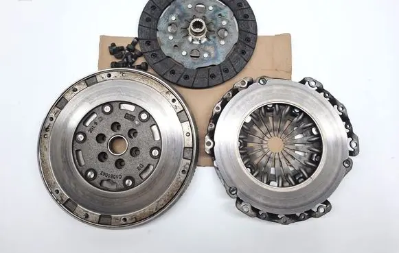 Opel Crossland X Clutch set kit 9813700980