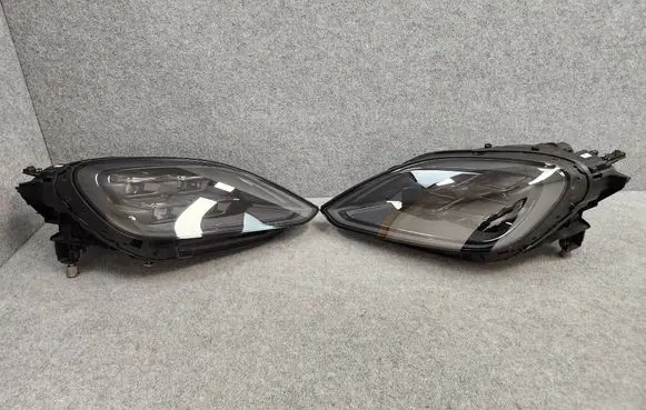 Porsche Cayenne (9Y0 9Y3) Headlights/headlamps set 9Y0941060TSCZ 9Y0941060T 9Y0941059T