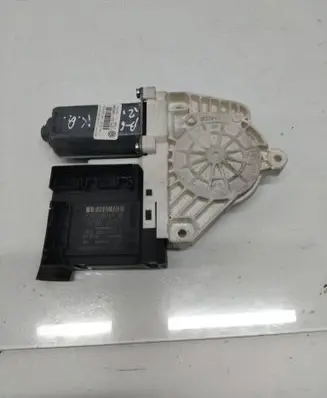 Volkswagen PASSAT B6 Front door window regulator motor F005S00348 1K0959793N 974627107