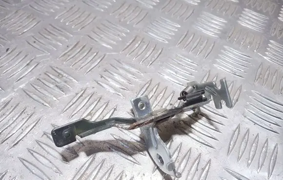 Mitsubishi Carisma Fuel tank opening switch 