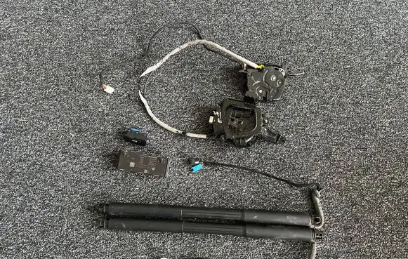 BMW 3 F30 F35 F31 Tailgate hydraulic set 7492035 001000000 7432374