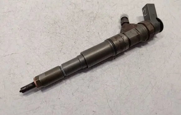BMW 5 E60 E61 Fuel injector 7794435 13537794435 13537794555