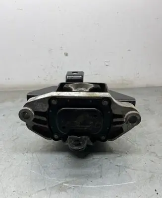 Engine mount bracket