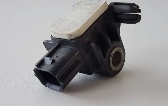 Mitsubishi Outlander Airbag deployment crash/impact sensor 8651A165
