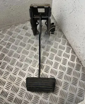 Land Rover Freelander Brake pedal