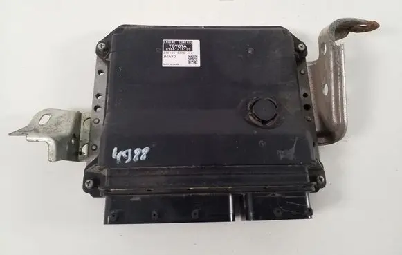 Lexus CT 200H Engine control unit/module 8966176180