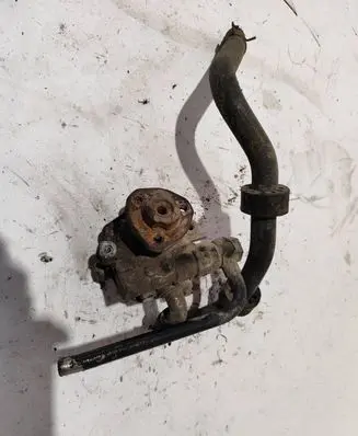 Volkswagen Golf IV Power steering pump 1J0422154B