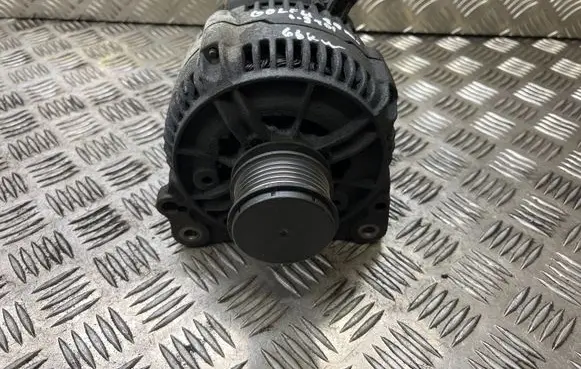 Volkswagen Golf IV Generator/alternator 12041010000N