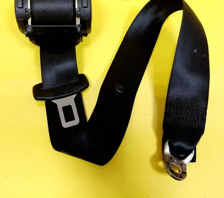 Audi A4 S4 B5 8D Rear seatbelt 8D9857805