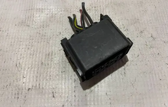 Mercedes-Benz E W211 Other relay 2104400481 A2104400481