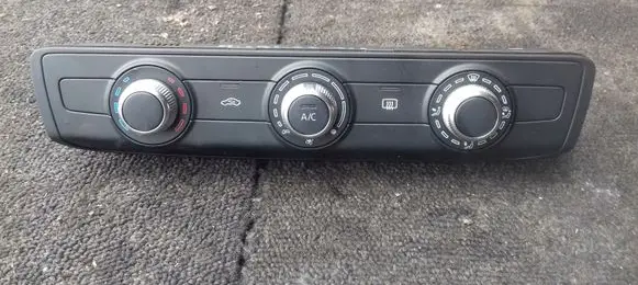 Audi A3 S3 8V Climate control unit 8V0820047D