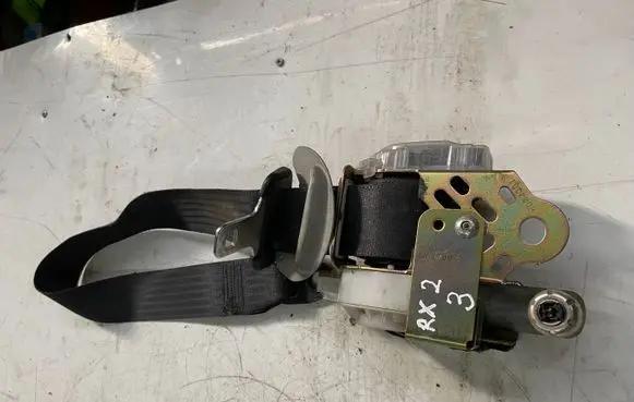 Lexus RX 330 - 350 - 400H Front seatbelt 7K7290P