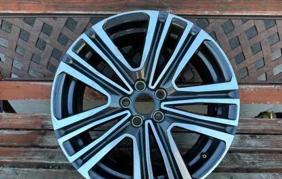 Seat Arona R17 alloy rim 