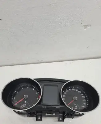 Volkswagen Polo V 6R Speedometer (instrument cluster) 6C0920740C A2C96768800
