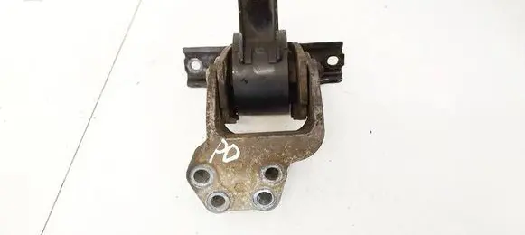 Engine mount bracket