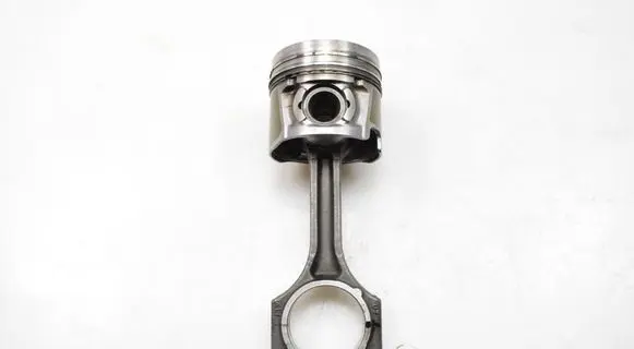 Hyundai Tucson TL Piston with connecting rod 