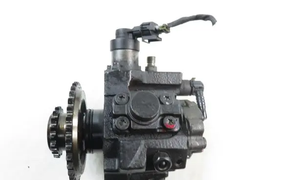 KIA Ceed Fuel injection high pressure pump 331002A400 0445010124 0928400652