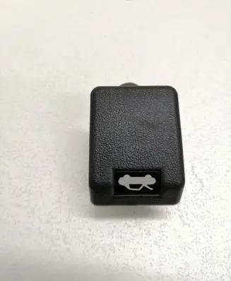 Mitsubishi Pajero Engine bonnet (hood) release handle