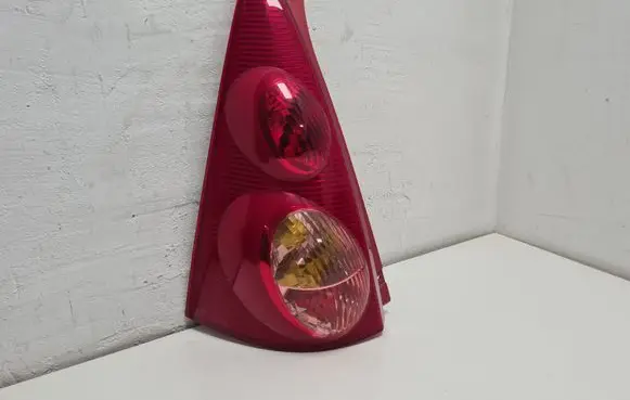 Peugeot 107 Rear/tail lights 815600H040