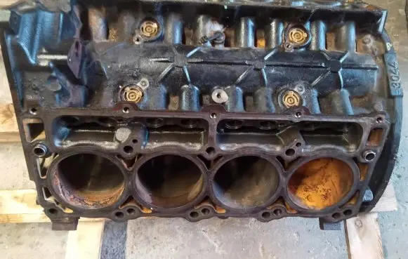 Dodge Challenger Engine block 