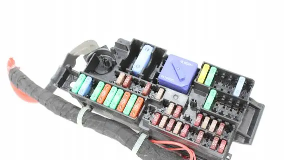BMW X1 U11 Current control relay 8720724