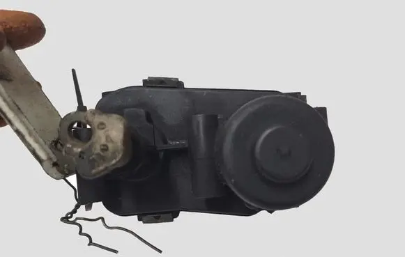 Opel Insignia A Intake manifold valve actuator/motor TMS2