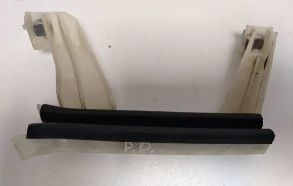 Citroen C4 I Picasso Front door windshield rail 9654091380