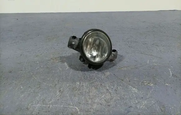 Nissan King Cab, Navara Front fog light 261558992A