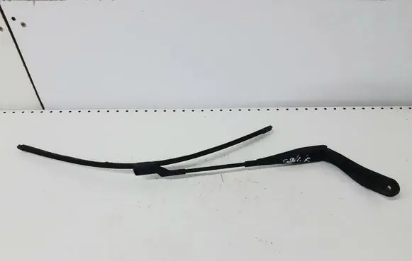 Volvo V50 Front wiper blade arm
