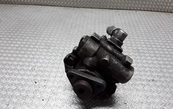 BMW 5 E39 Power steering pump
